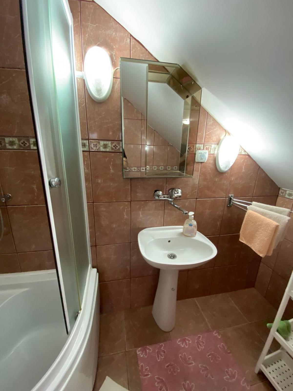 Skorenovac Sud ,,Antal I Olga,, B&B 객실 사진